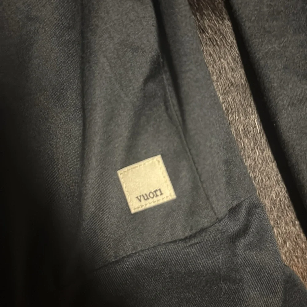 Vuori Crew Neck Top - Picture 2 of 3